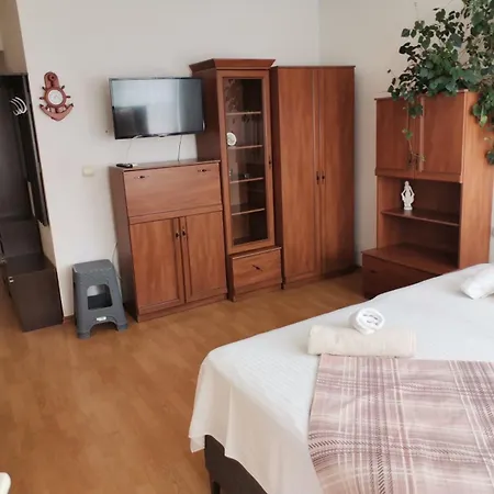 Къща за гости Eos