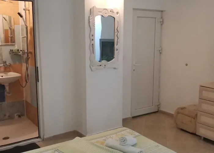 Πανσιόν Eos Σωζόπολη